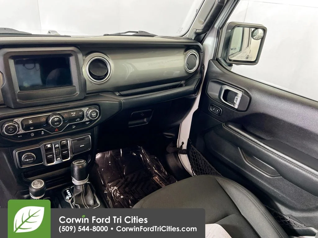 Used 2019 Bright White Clearcoat Jeep Unlimited Sahara image 25