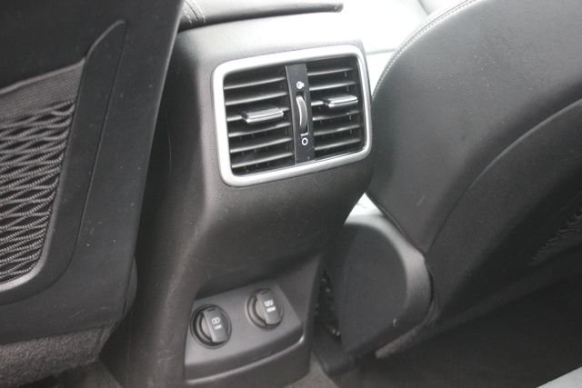 Used 2022 Red Kia EX image 24