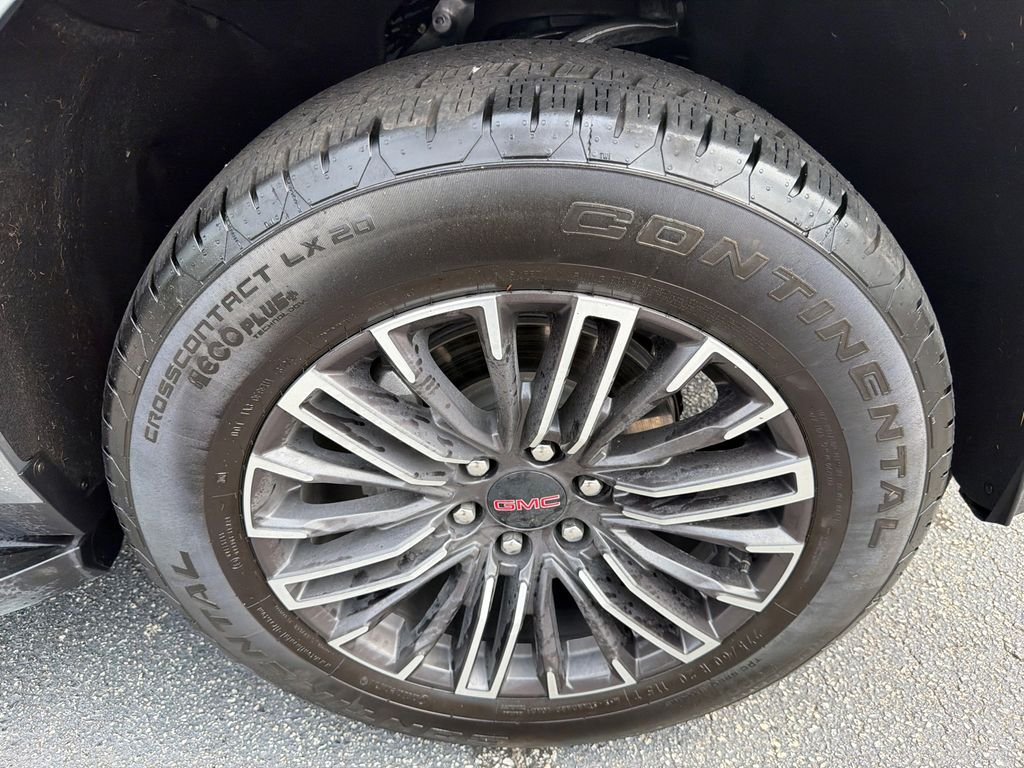 Used 2025 Silver GMC Elevation image 12