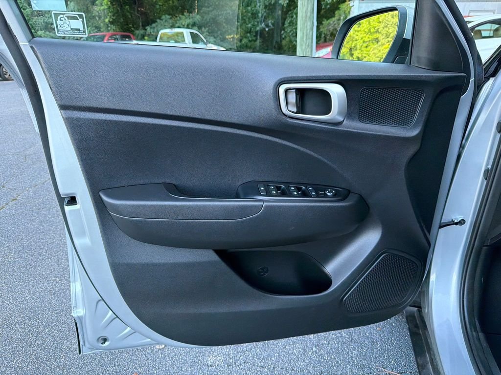 Used 2021 Silver Hyundai SE image 10