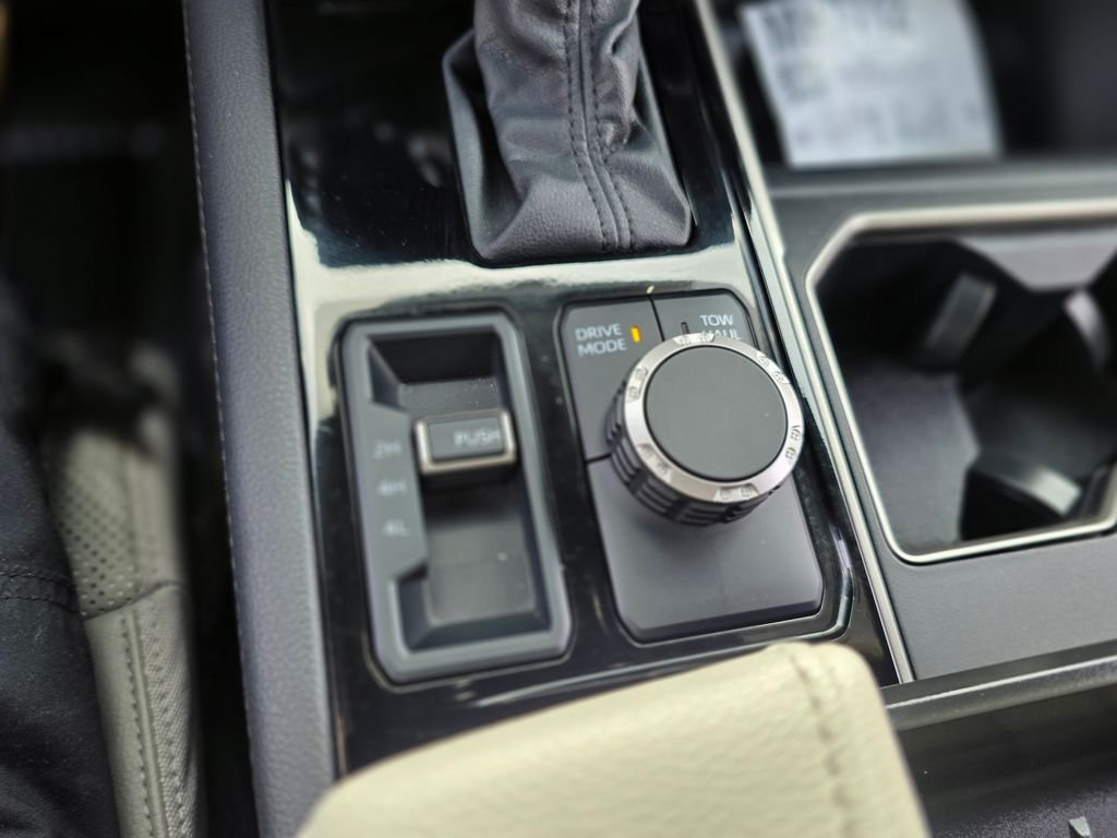 2025 Toyota Tundra Limited - Photo 34