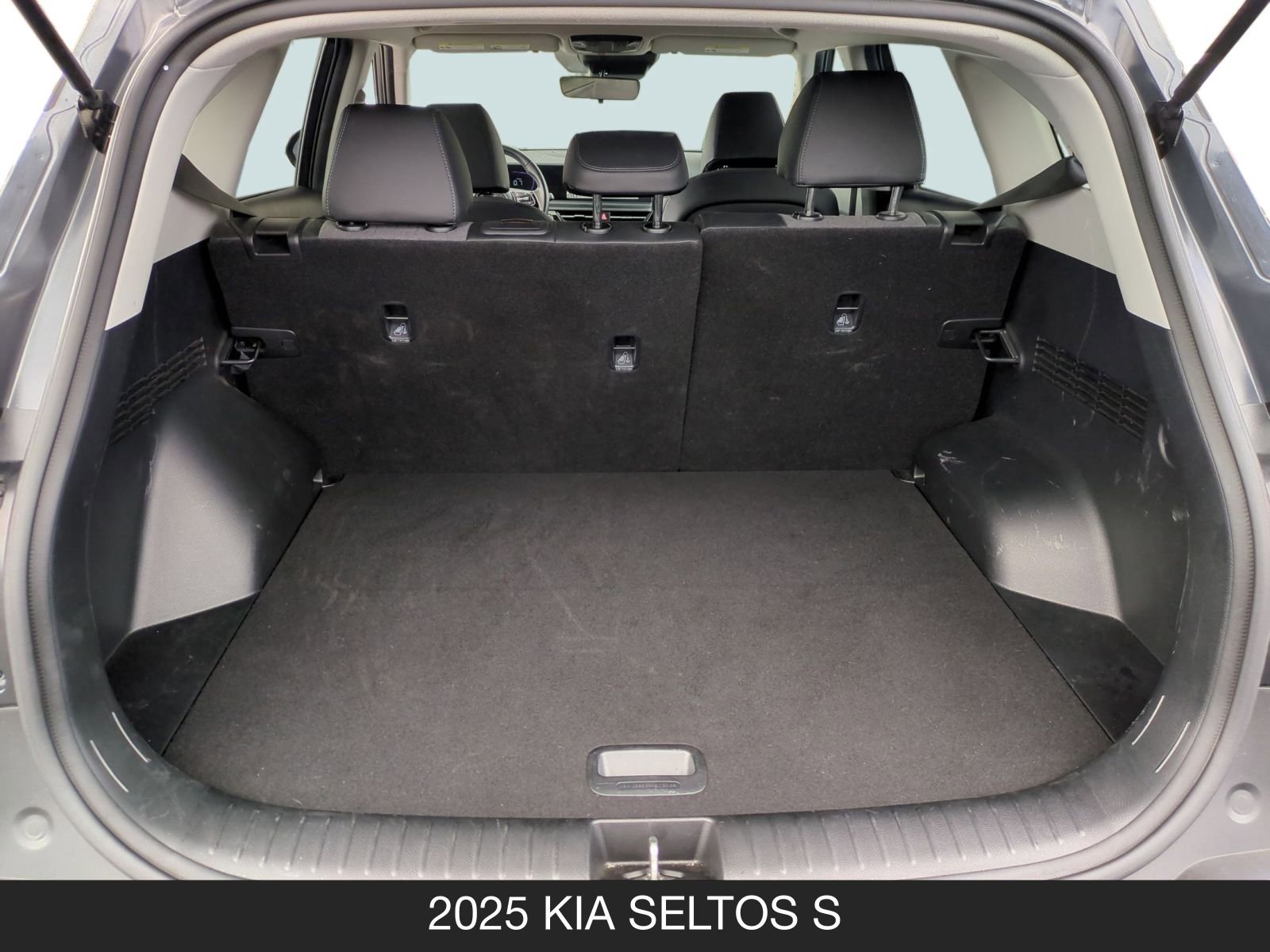 2025 Kia Seltos S - Photo 20