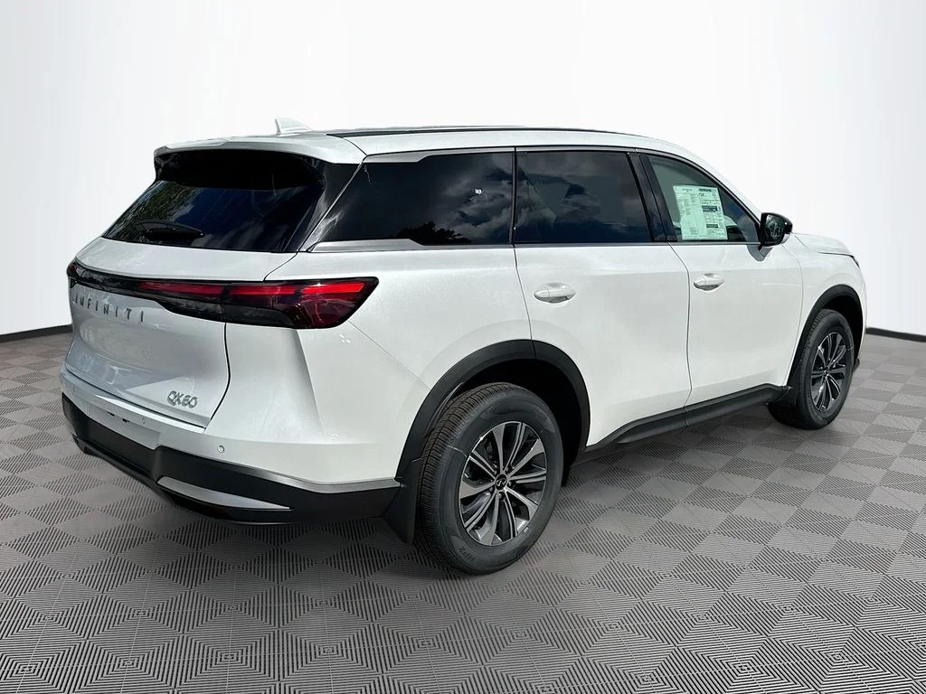 New 2027 RADIANT WHITE INFINITI Pure FWD image 5