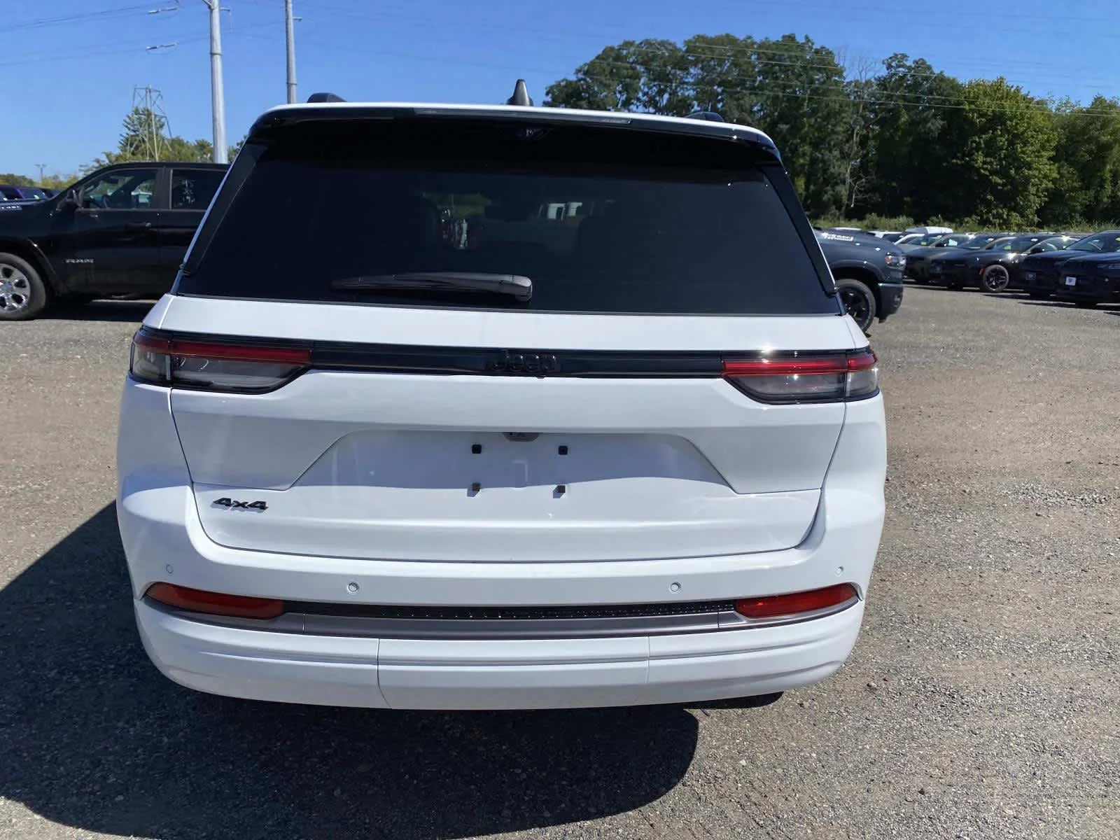 New 2027 Bright White Clearcoat Jeep Limited Reserve image 4