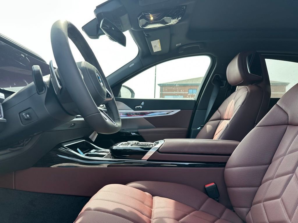New 2026 Black Sapphire Metallic BMW 750e xDrive image 12
