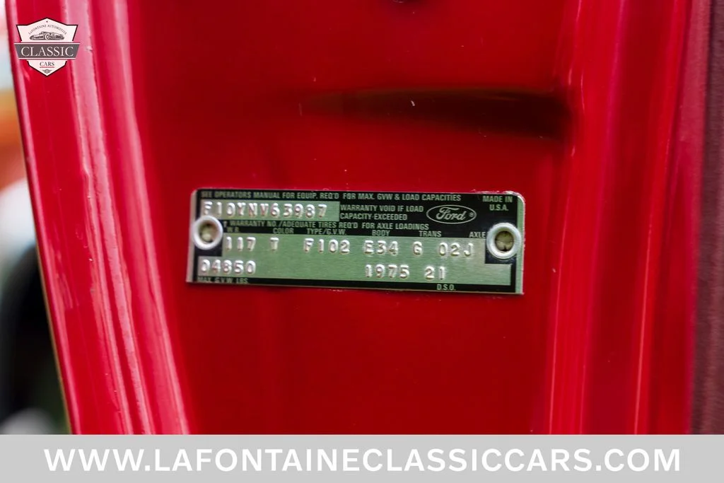 Used 1975 Red Ford  image 9