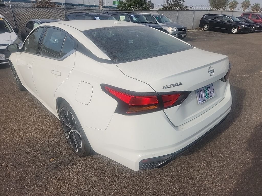 Used 2024 White Nissan 2.5 SR image 11