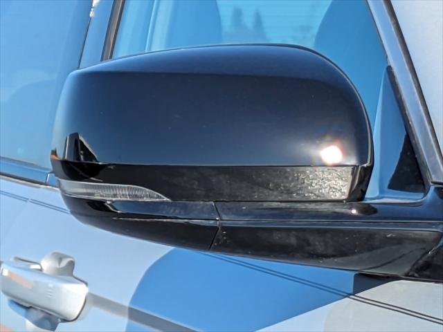 New 2026 Silver Zynith Exterior Paint Jeep Limited image 37