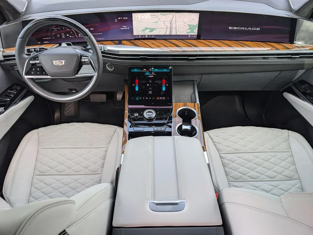 Used 2025 Silver Metallic Cadillac Sport Platinum image 20