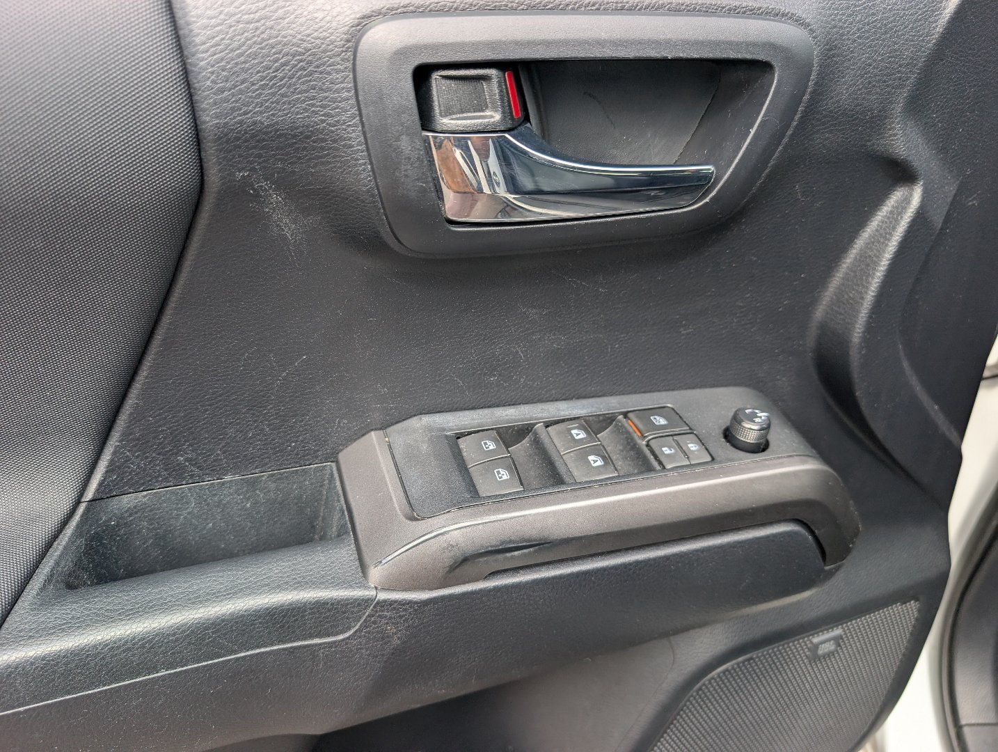 Used 2019 Super White Toyota TRD Off Road image 22