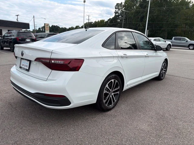 Used 2024 White Volkswagen 1.5T Sport image 5