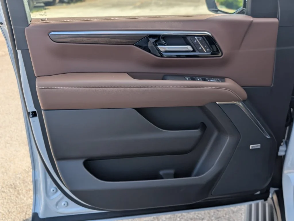 New 2026 Polar White Tricoat Chevrolet High Country image 19