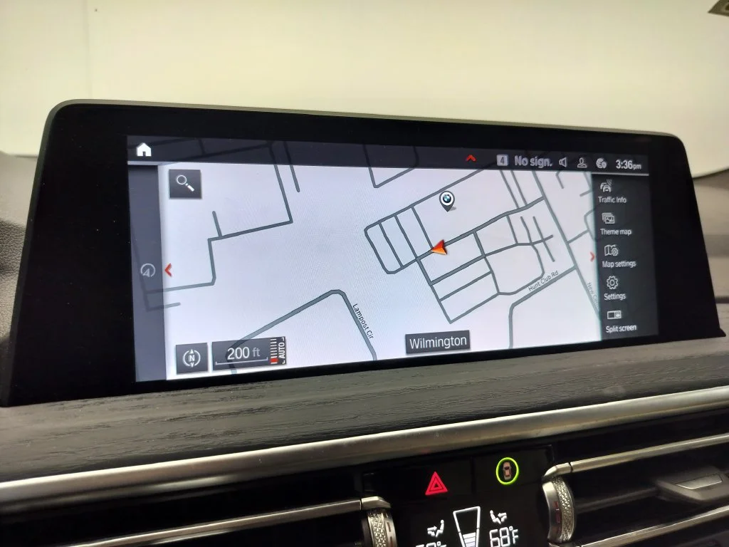 Used 2024 White BMW sDrive30i image 16