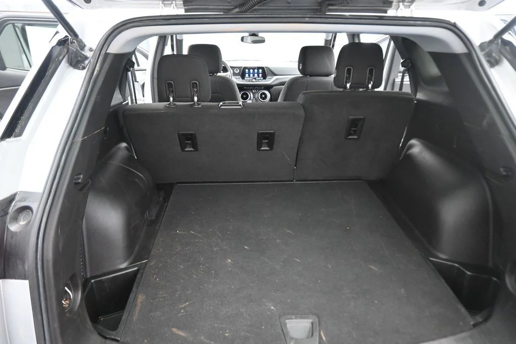 Used 2021 Silver Chevrolet LT image 40