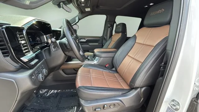 Used 2025 Iridescent Pearl Tricoat Chevrolet High Country image 18