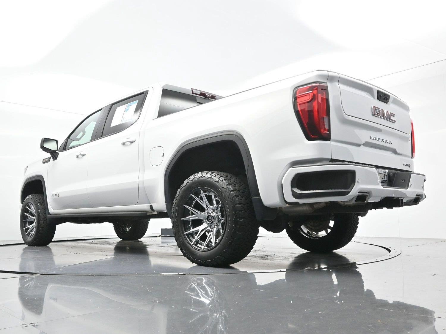 Used 2023 SUMMIT WHITE GMC AT4 image 52