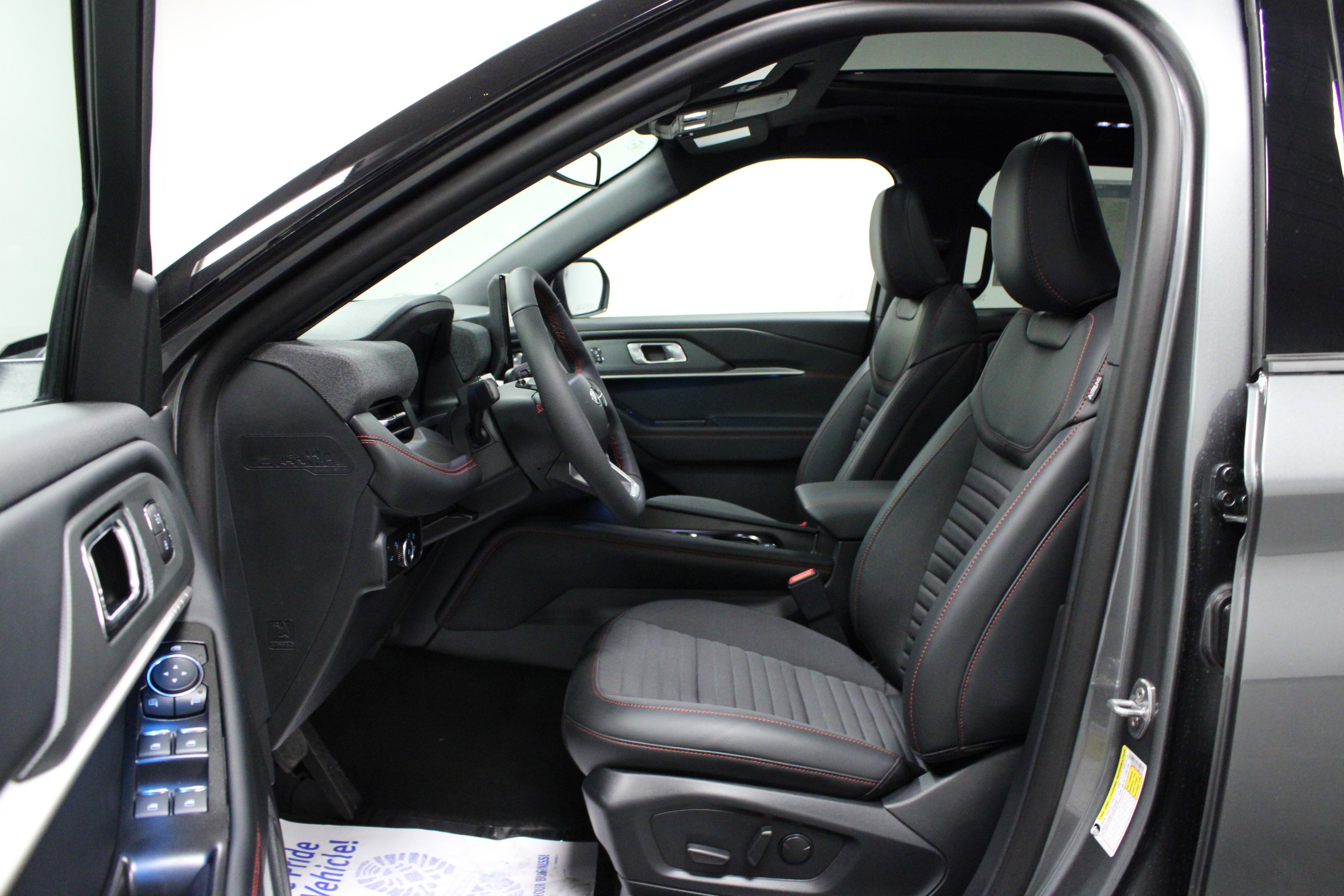 New 2026 Carbonized Gray Metallic Ford ST-Line image 12