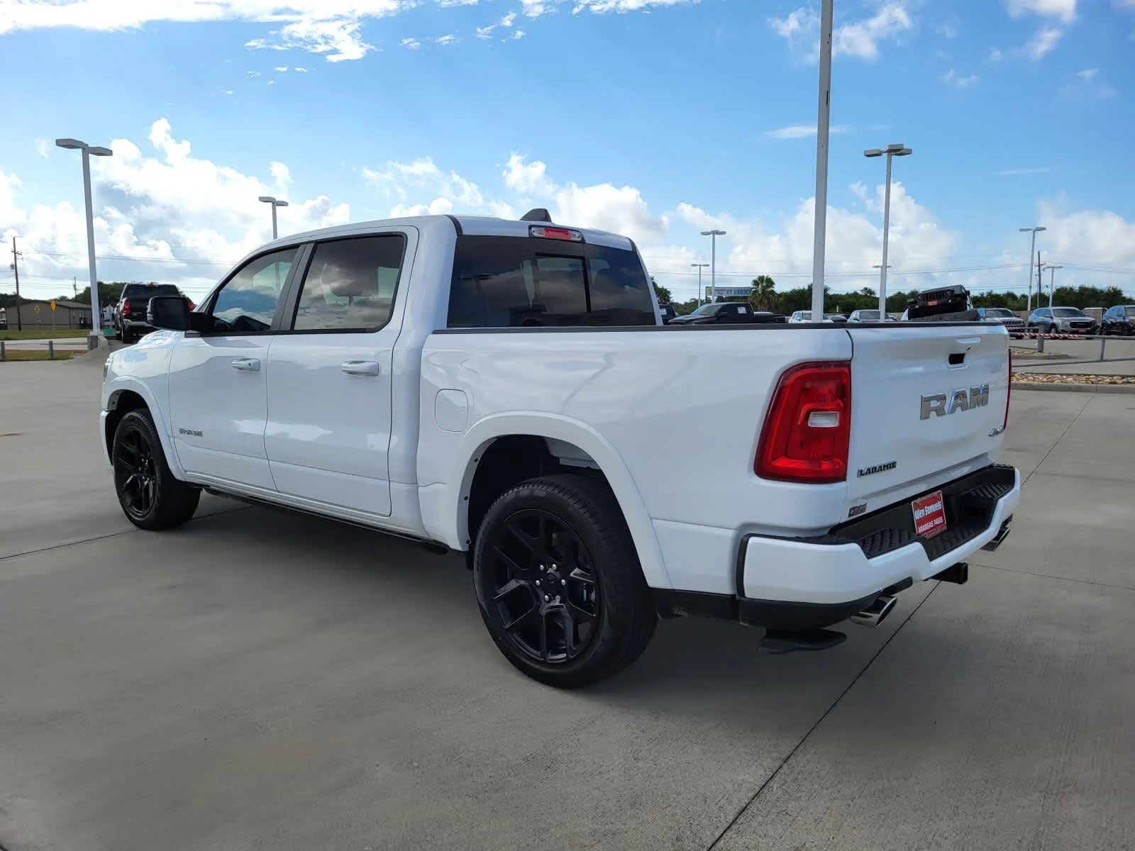 2026 RAM 1500 Laramie - Photo 3