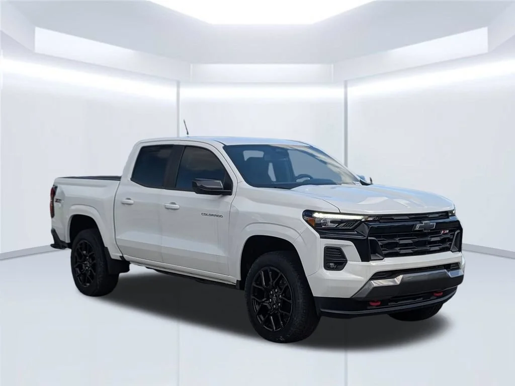 New 2025 Summit White Chevrolet Z71 image 9