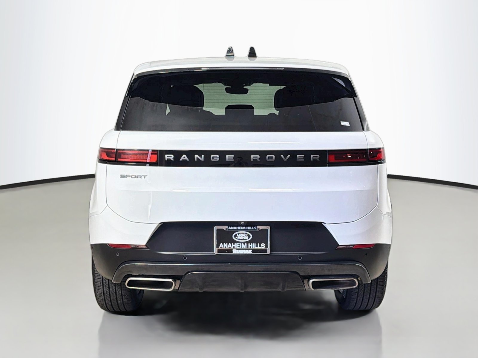 Certified Used 2025 Fuji White Land Rover SE image 3