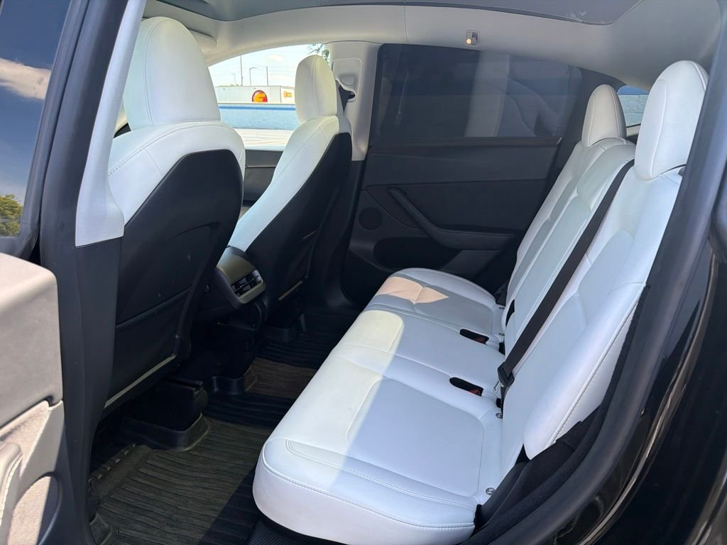 Used 2023  Tesla Performance image 18