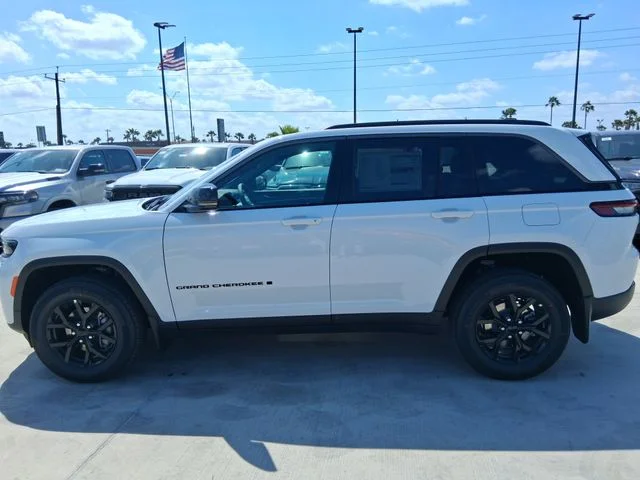 New 2026 Bright White Clear-Coat Exterior Paint Jeep Altitude image 4