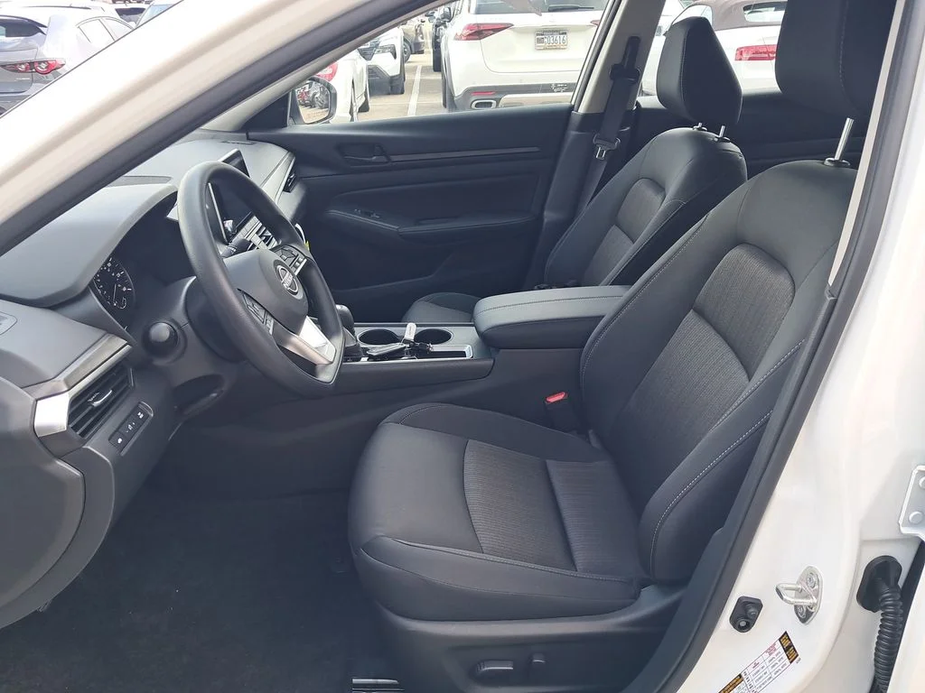 New 2026 White Nissan 2.5 SV image 10