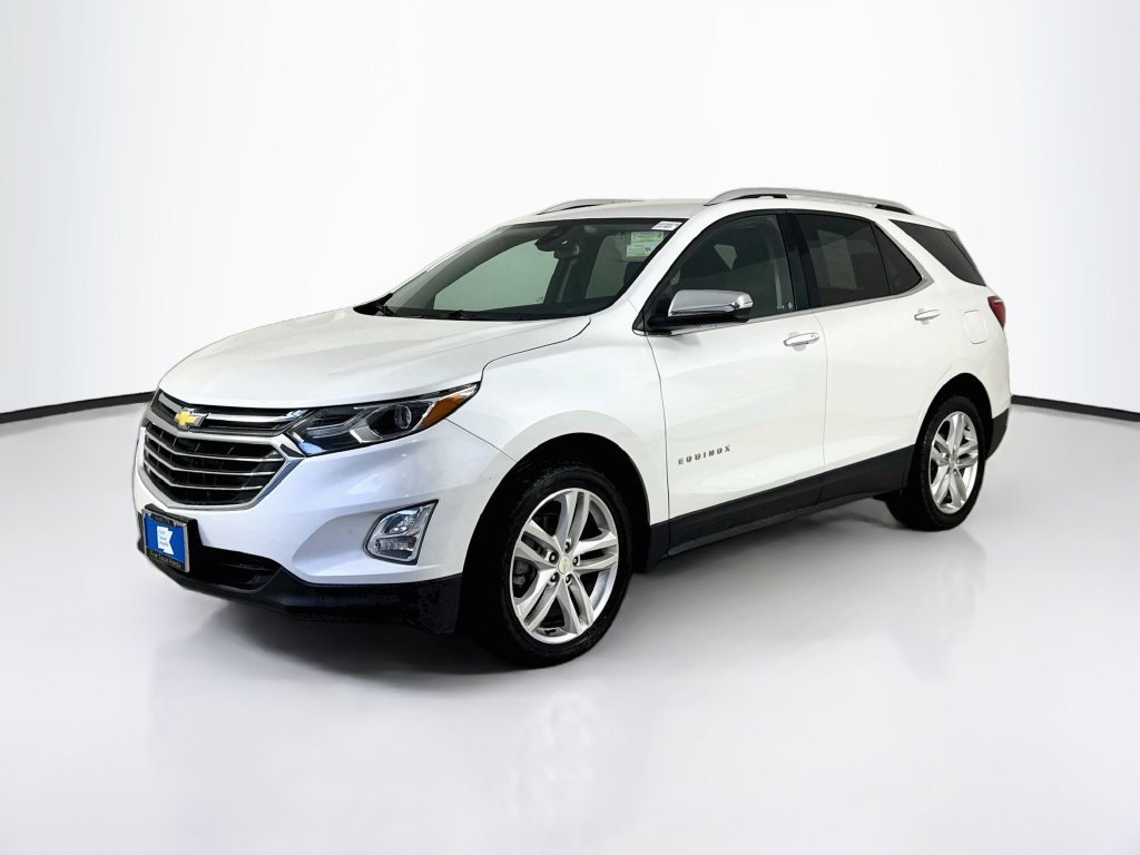 Used 2020 Iridescent Pearl Tricoat Chevrolet Premier image 3