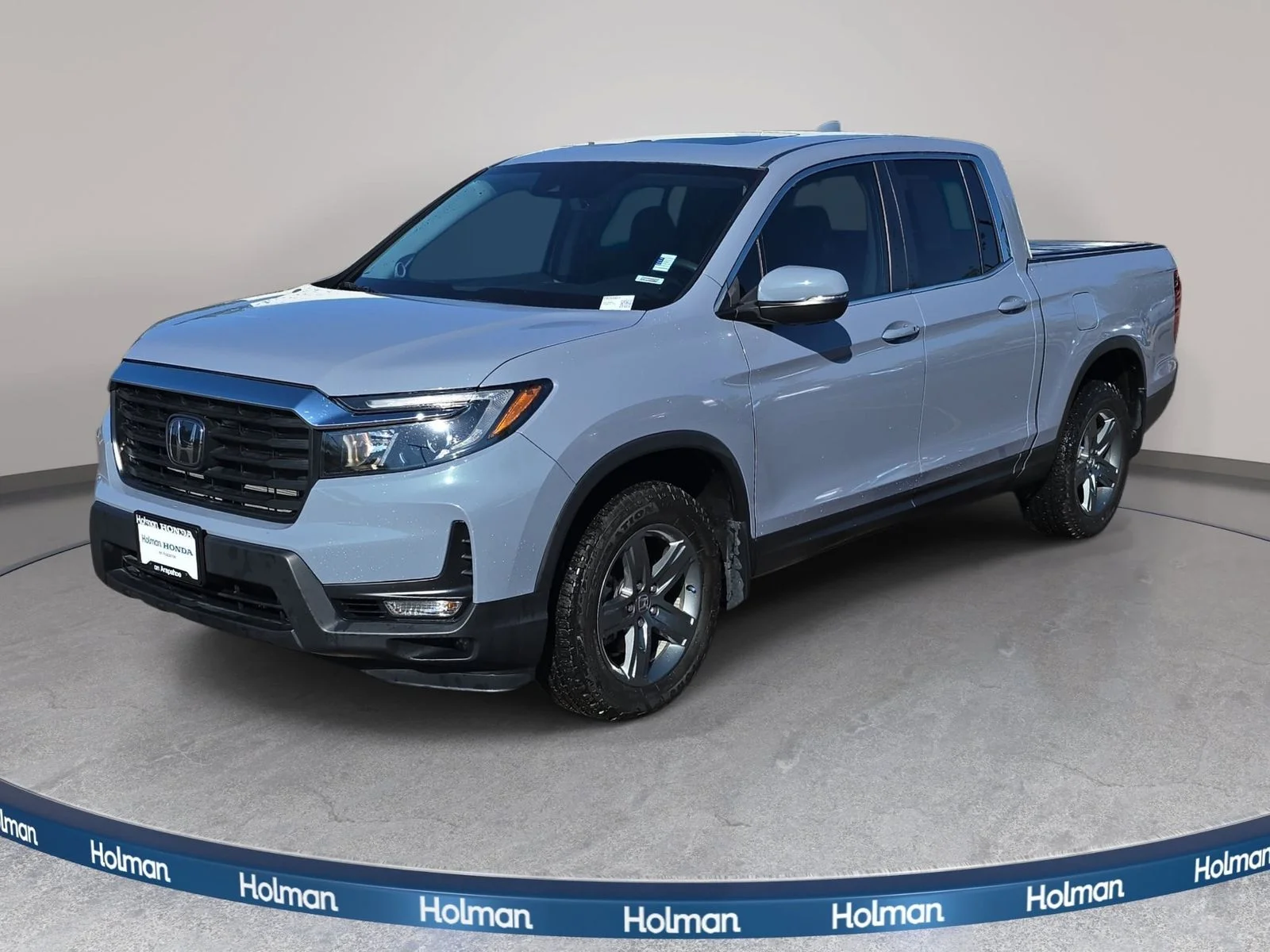 Used 2023  Honda RTL image 1