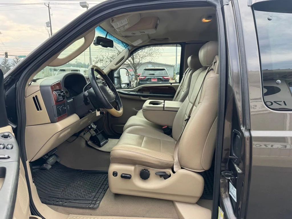 Used 2007 Gray Ford  image 10