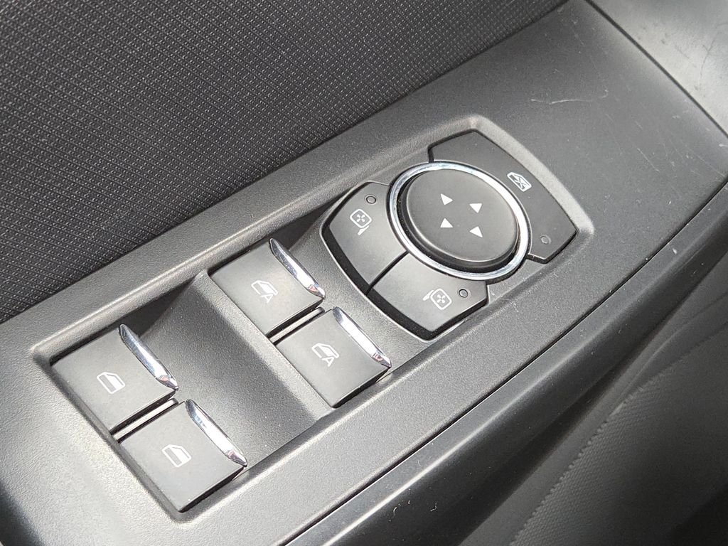 Used 2022 White Ford XL image 27