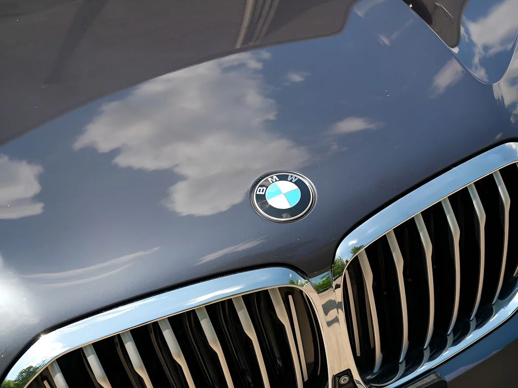 Used 2019 Gray BMW xDrive40i image 14