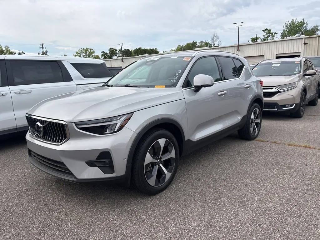 2025 Volvo XC40
