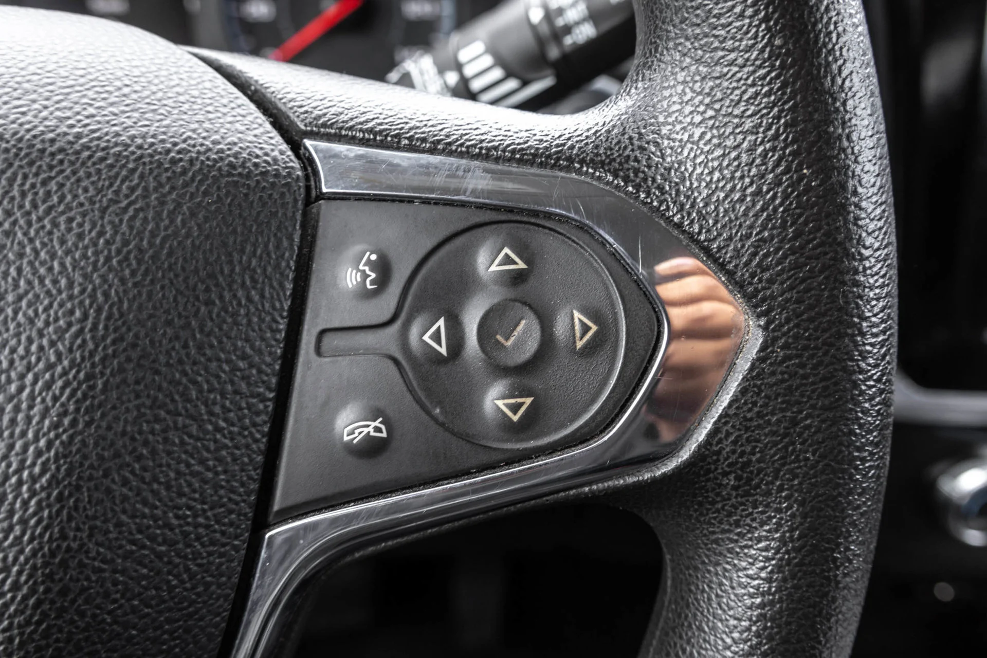 Used 2019 MOSAIC BLACK METALLIC Chevrolet LS image 26
