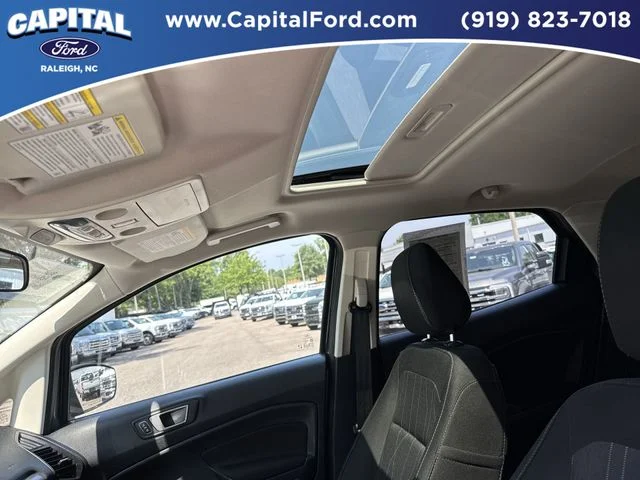 Used 2021  Ford SE image 21