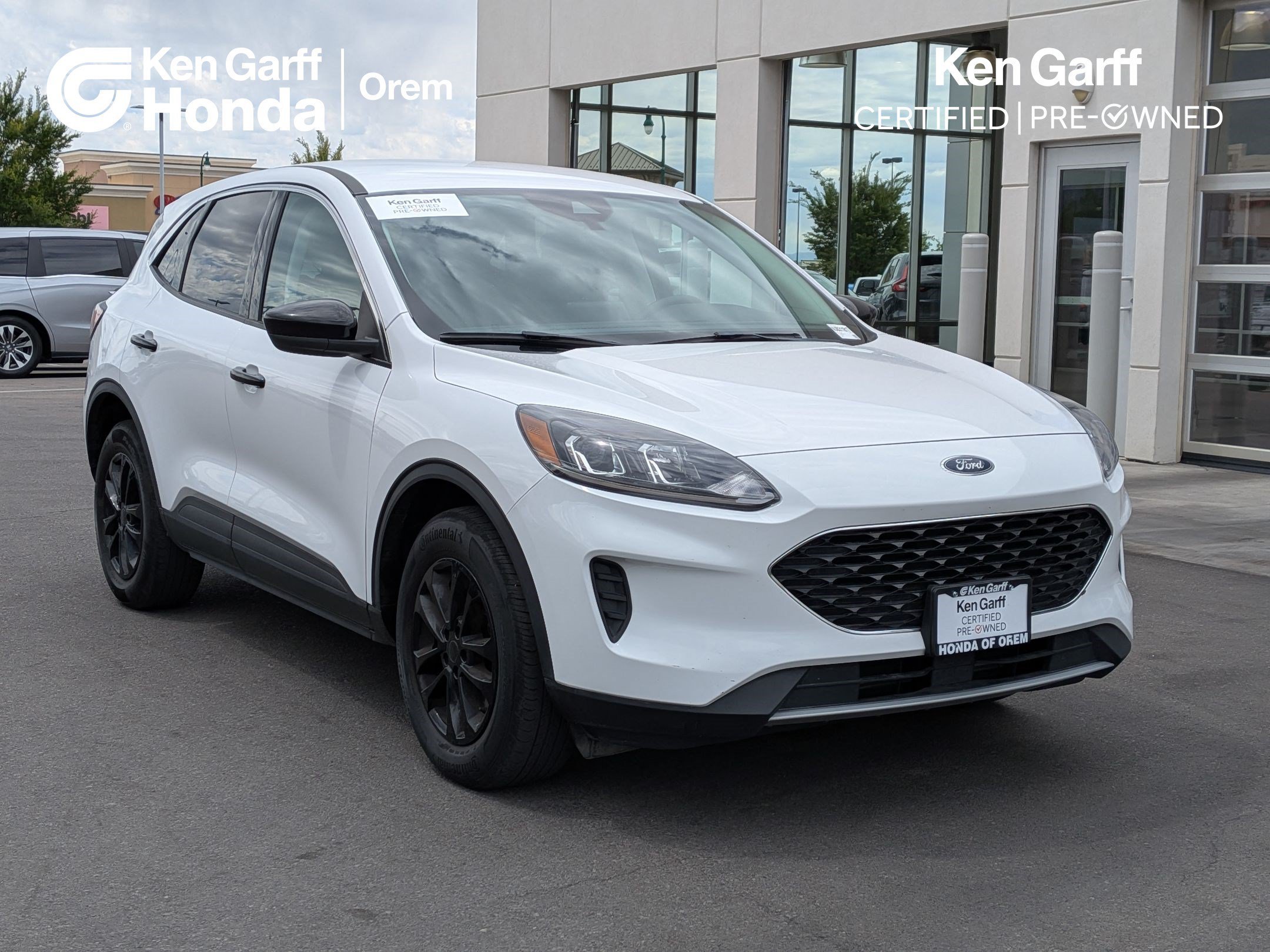 Used 2022 Oxford White Ford SE image 1