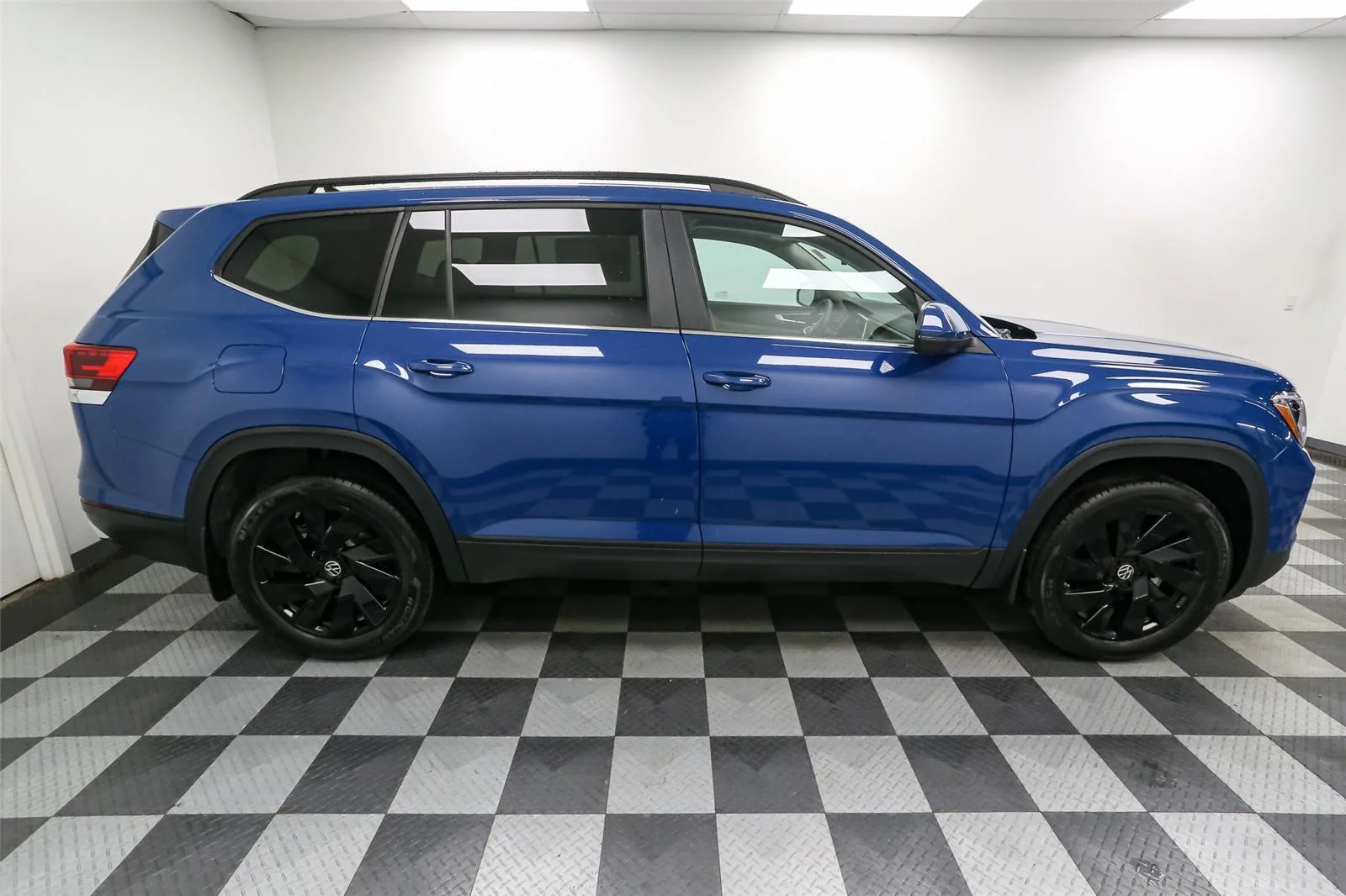 2026 Volkswagen Atlas SE w/Tech - Photo 7
