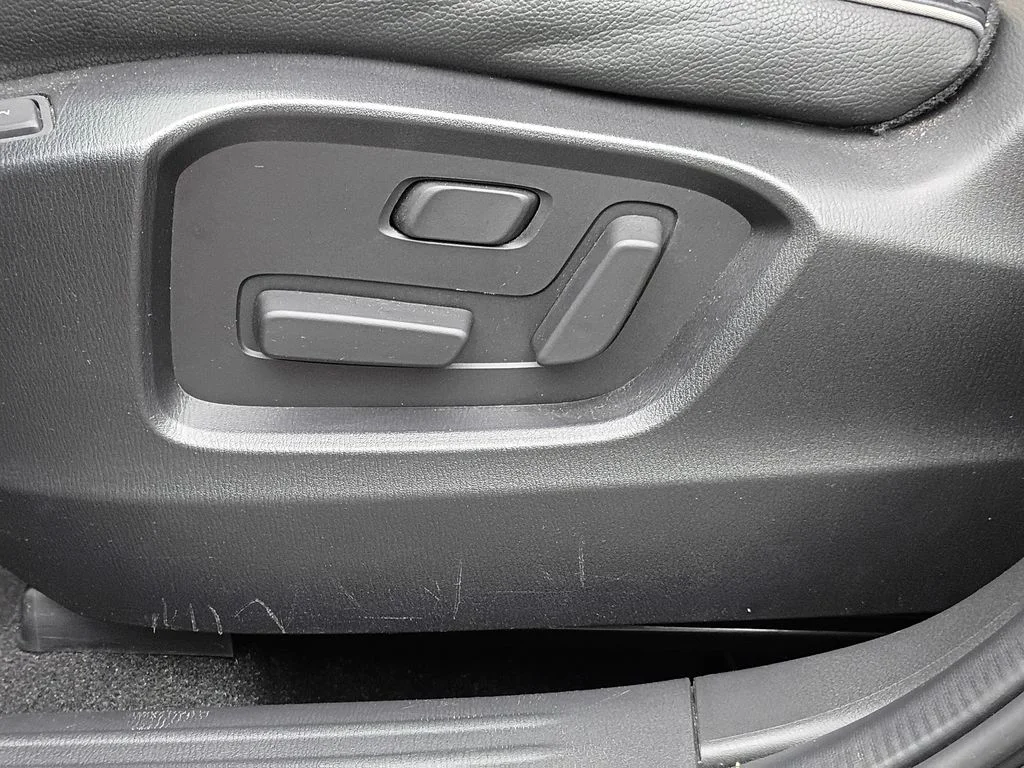 Used 2025 Jet Black Mica Mazda 2.5 S Preferred Package image 16