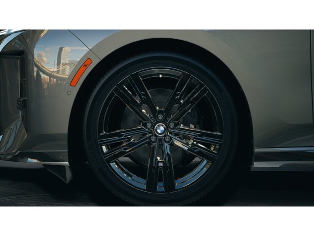New 2027 Dravit Grey Metallic BMW  image 7