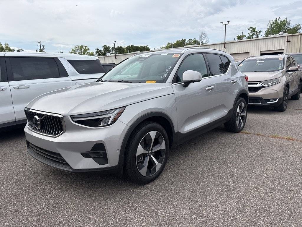 2025 Volvo XC40