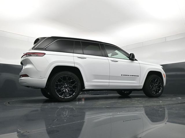 New 2026 Bright White Clear-Coat Exterior Paint Jeep Summit image 24