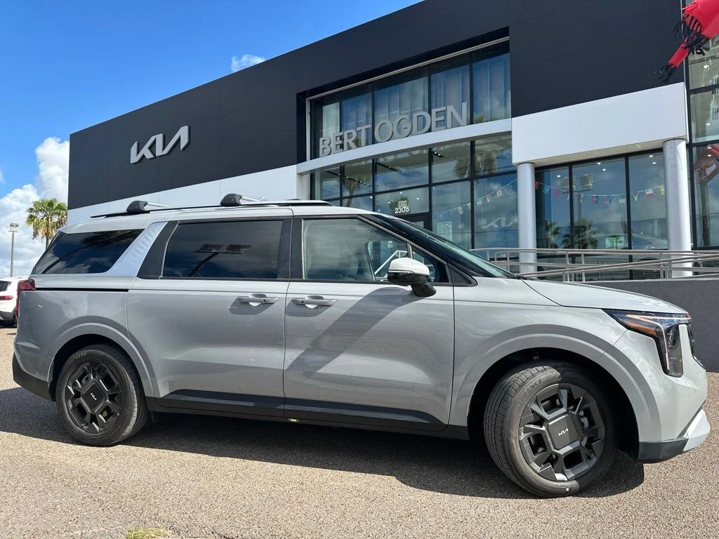 New 2026 White Kia EX image 3