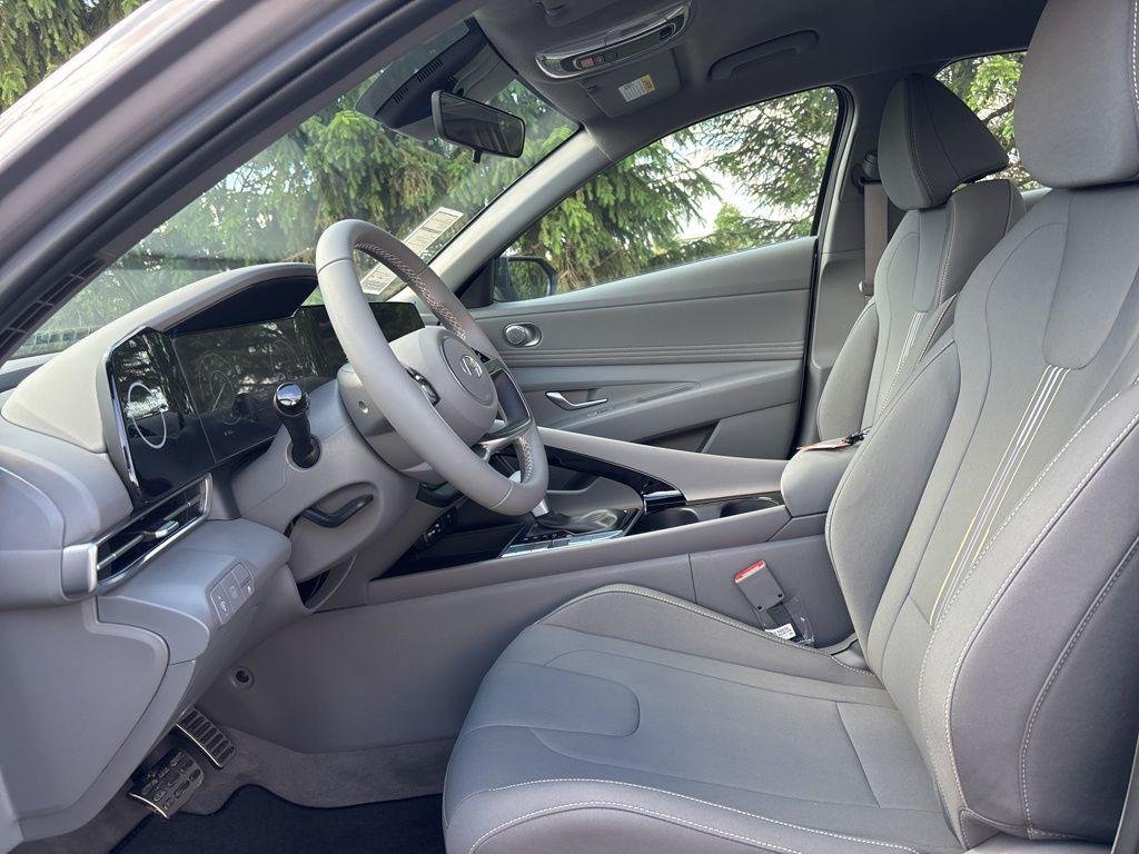 2025 Hyundai Elantra Blue - Photo 10