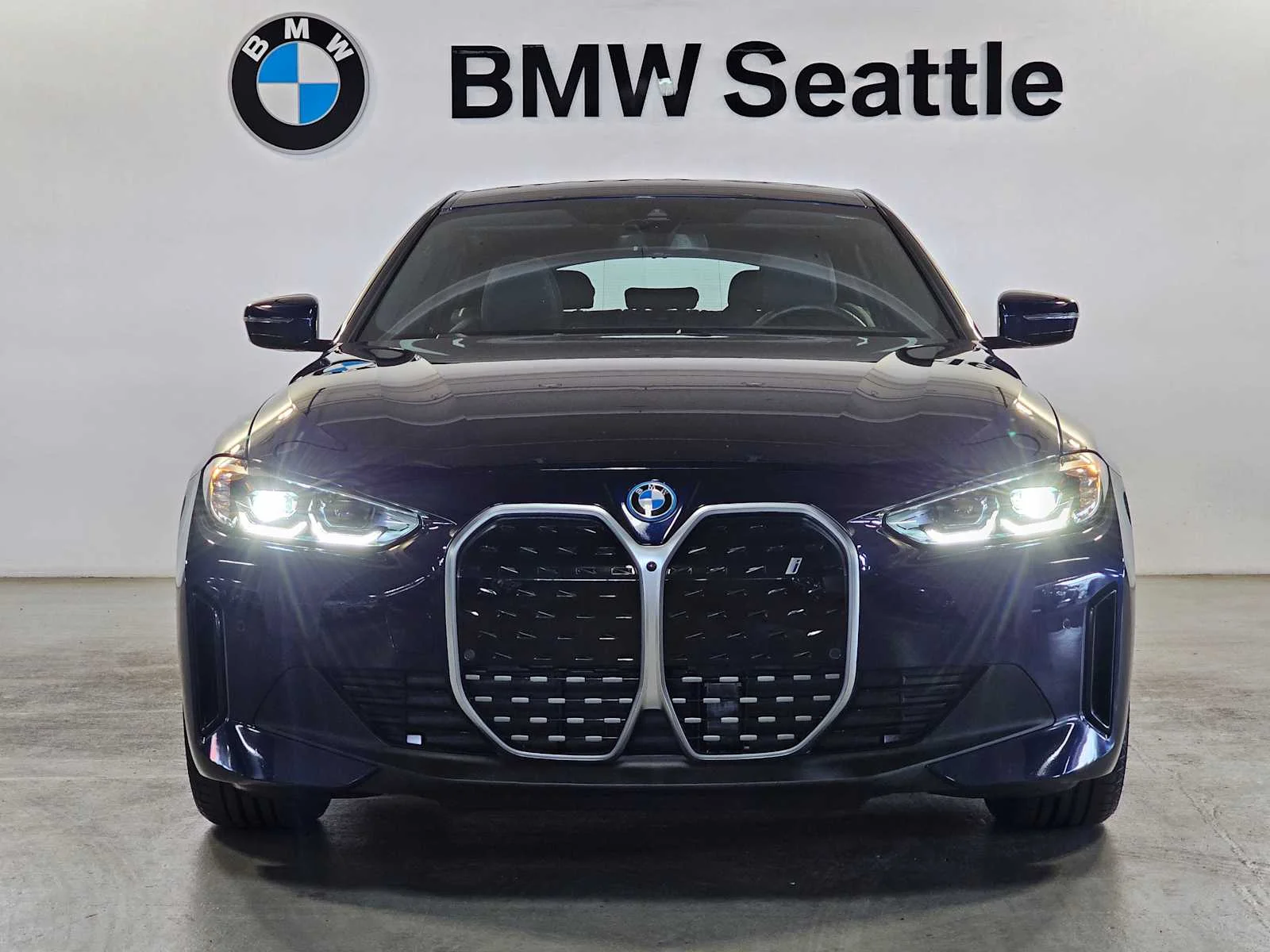 Certified Used 2023 Tanzanite Blue II Metallic BMW eDrive40 image 6