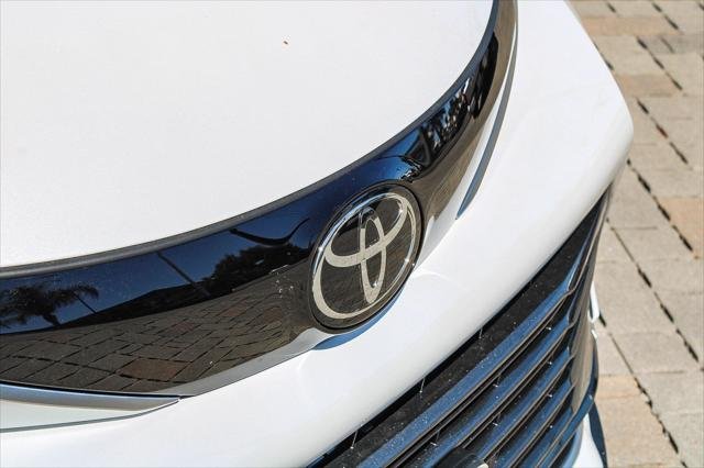 Certified Used 2026 PLATINUM WHITE PEARL MC. Toyota  image 5