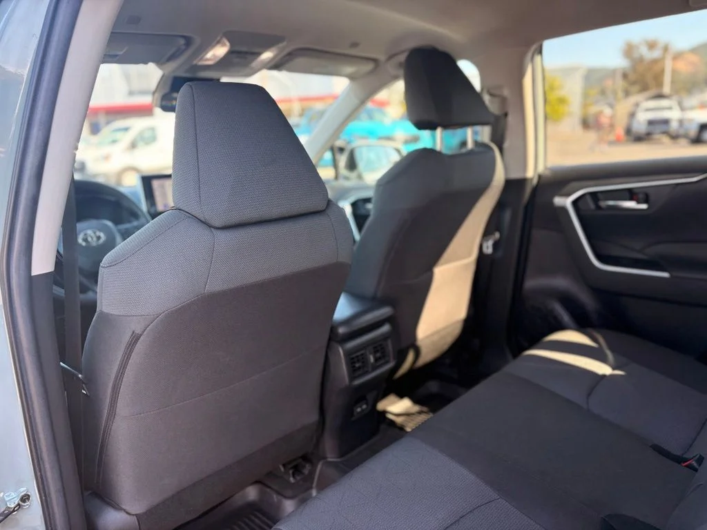 Used 2023  Toyota XLE image 19