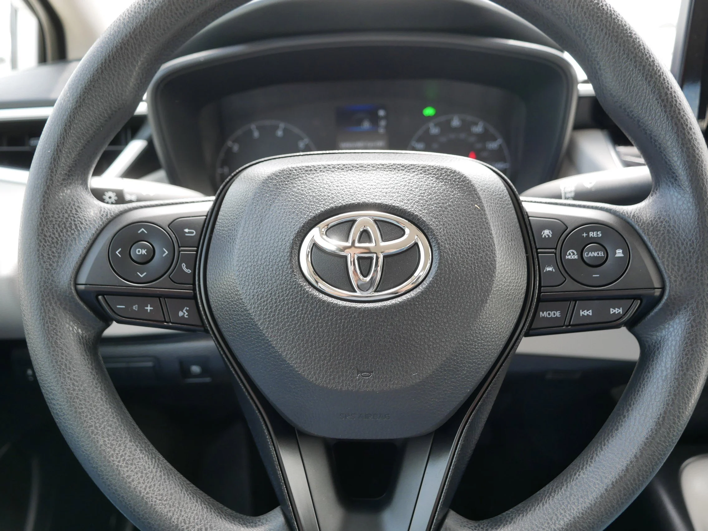 Used 2023 Ice Cap Toyota Hybrid LE image 25