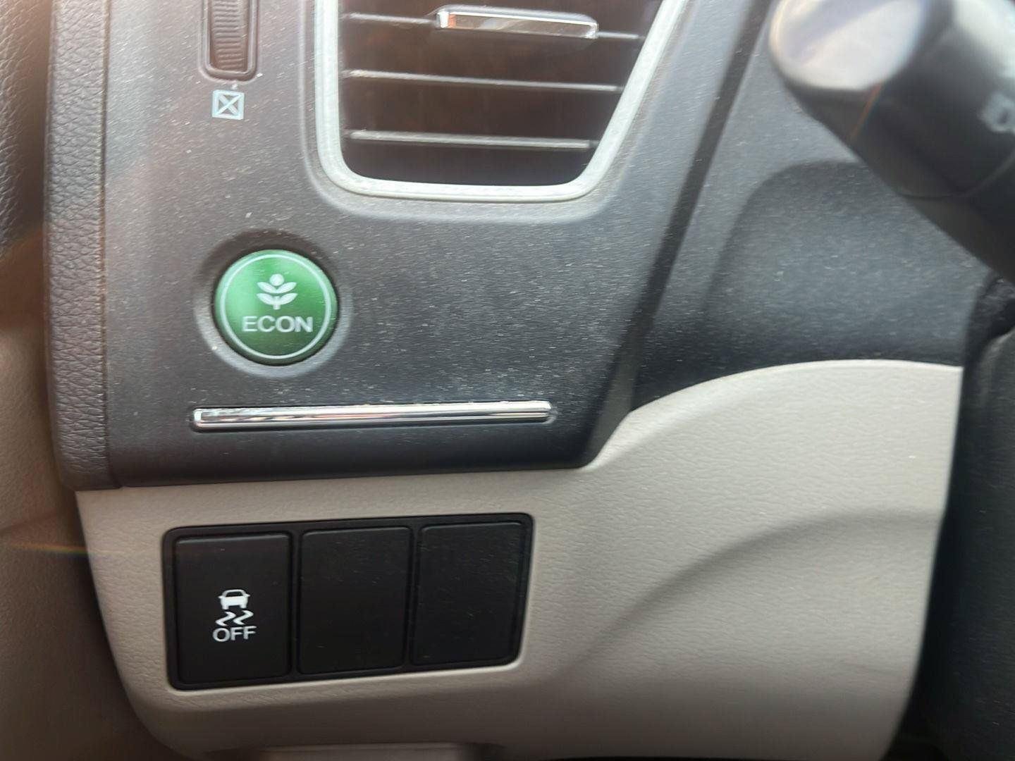 Used 2015  Honda LX image 13