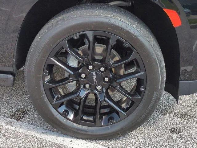 Used 2024 Onyx Black GMC Denali image 11
