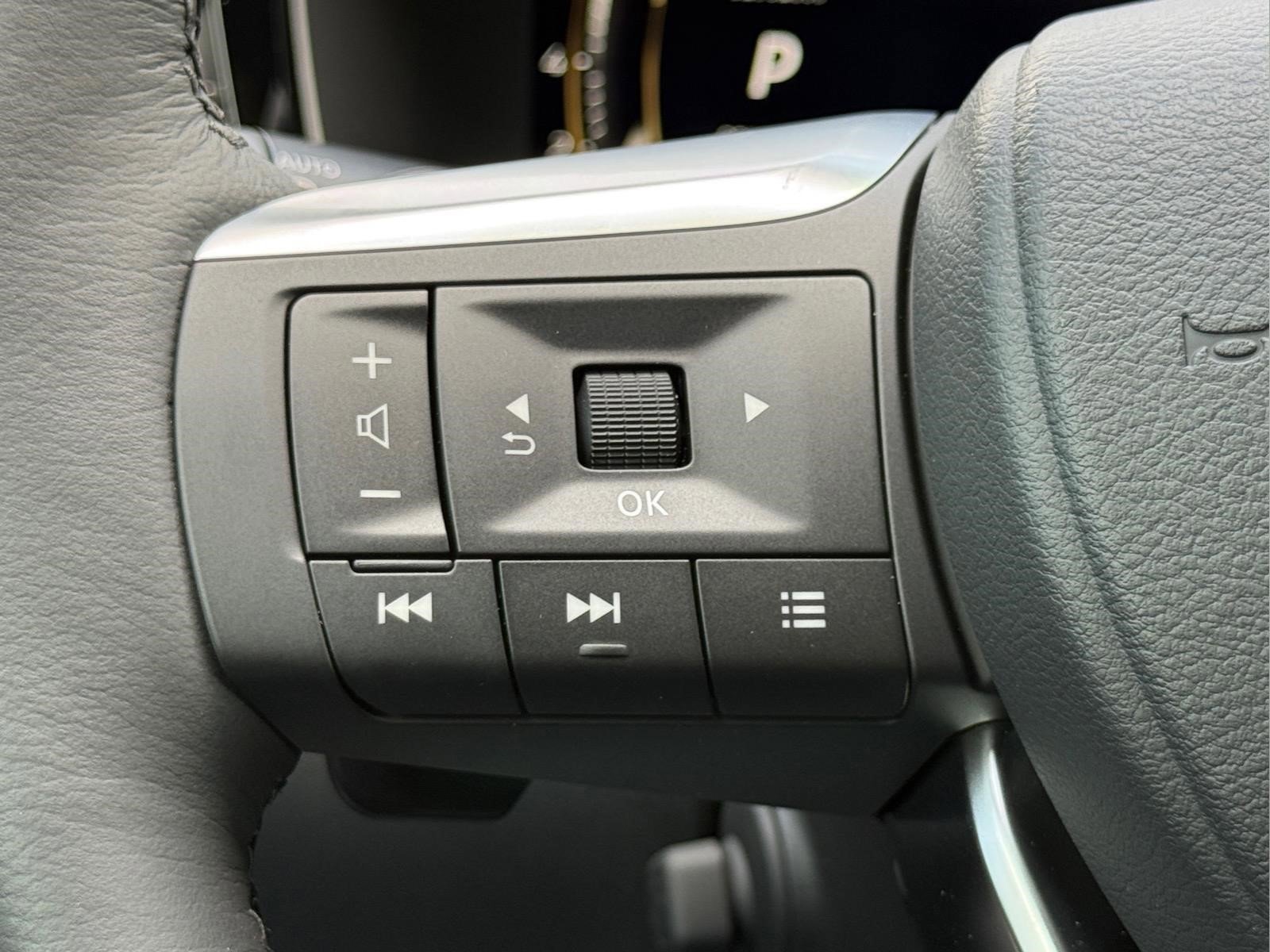 New 2027 RADIANT WHITE INFINITI Sport AWD image 25
